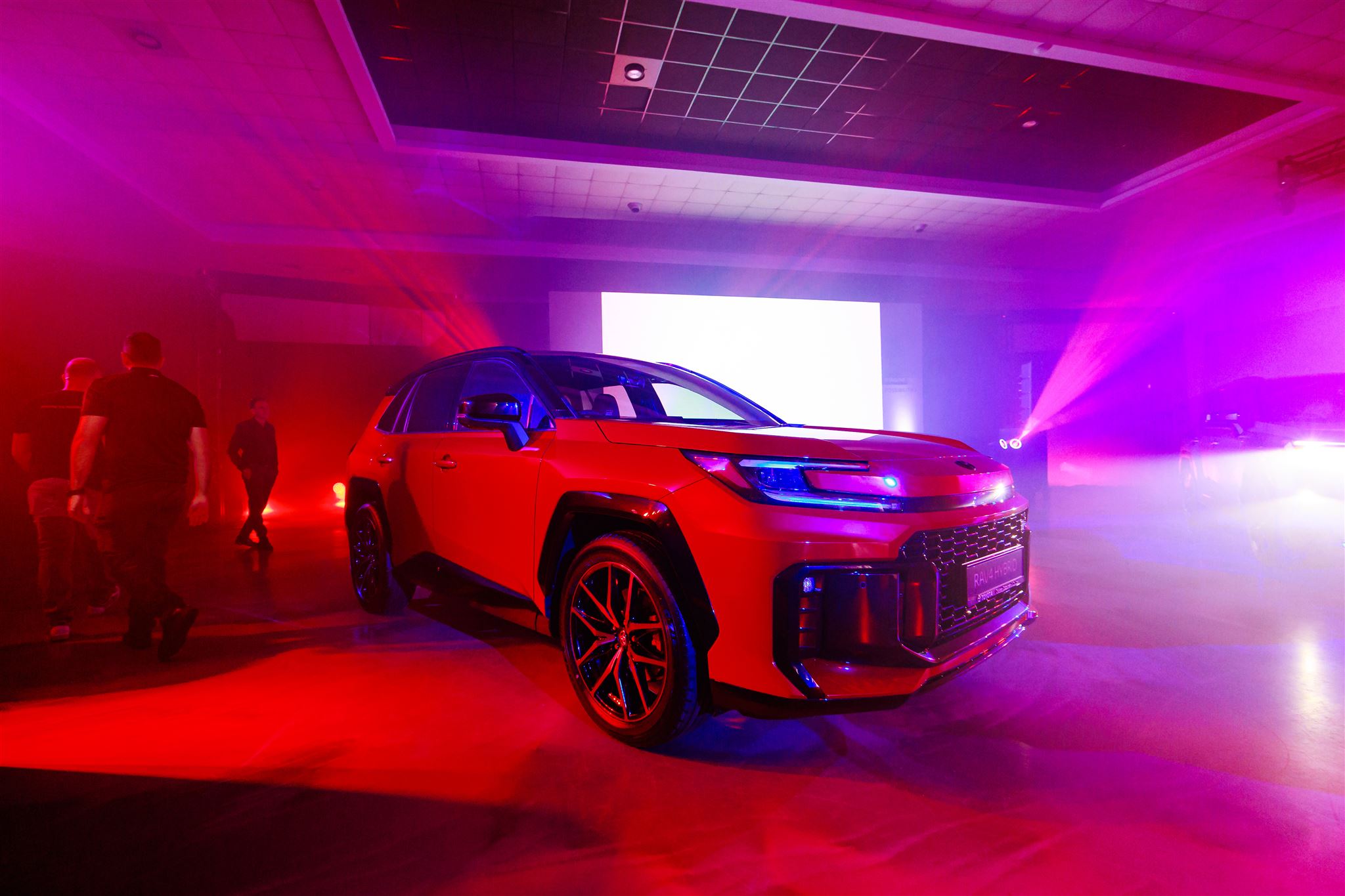 &Tau;&omicron; &nu;έ&omicron; Toyota RAV4 &pi;&alpha;&rho;&omicron;&upsilon;&sigma;&iota;ά&sigma;&tau;&eta;&kappa;&epsilon; &epsilon;&pi;ί&sigma;&eta;&mu;&alpha; &sigma;&tau;&eta;&nu; &Kappa;ύ&pi;&rho;&omicron;