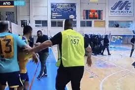 &Kappa;&alpha;&tau;&alpha;&zeta;&eta;&tau;&omicron;ύ&nu;&tau;&alpha;&iota;: &Tau;έ&sigma;&sigma;&epsilon;&rho;&alpha; &pi;&rho;ό&sigma;&omega;&pi;&alpha; &gamma;&iota;&alpha; &tau;&alpha; &epsilon;&pi;&epsilon;&iota;&sigma;ό&delta;&iota;&alpha; &sigma;&tau;&eta; &Lambda;&epsilon;&mu;&epsilon;&sigma;ό