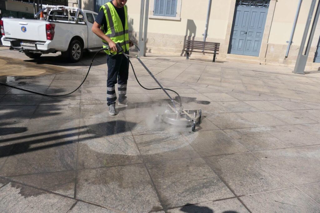 Νέος εξοπλισμός για την ενίσχυση της καθαριότητας στη Λεμεσό Νέος εξοπλισμός για την ενίσχυση της καθαριότητας στη Λεμεσό